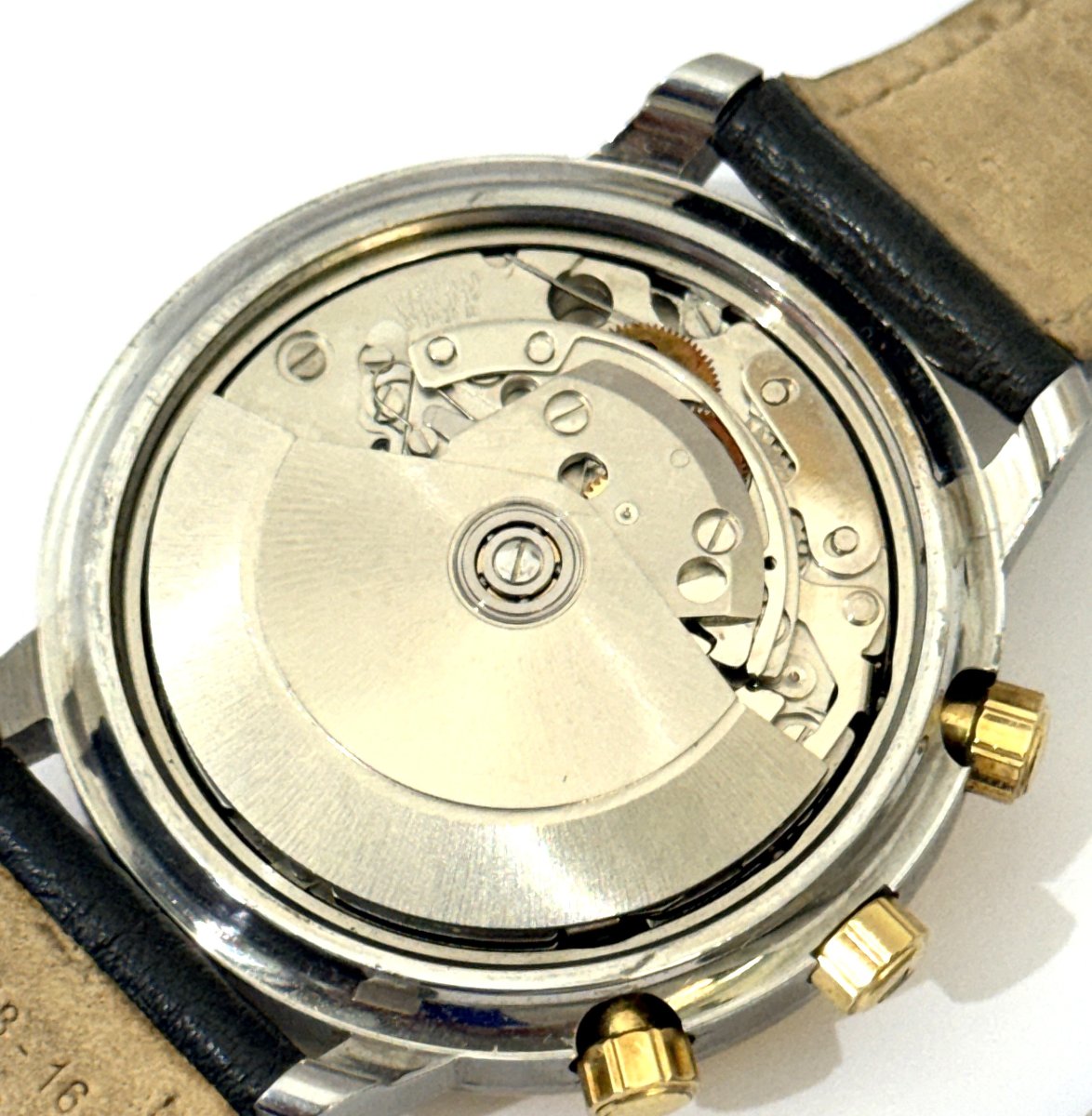 Universal Geneve Chronograph-photo-1