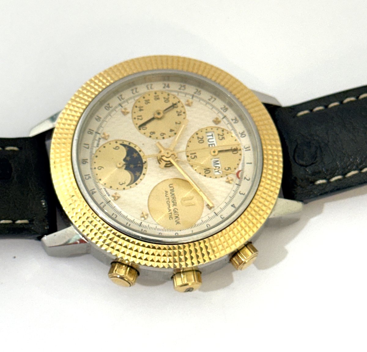 Universal Geneve Chronograph-photo-5