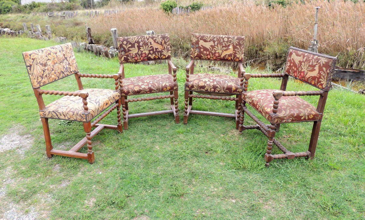 Siéges , Quatre Fauteuils à Bras Louis XIII En Chêne , Tapisserie Au Point , 19 ème-photo-2