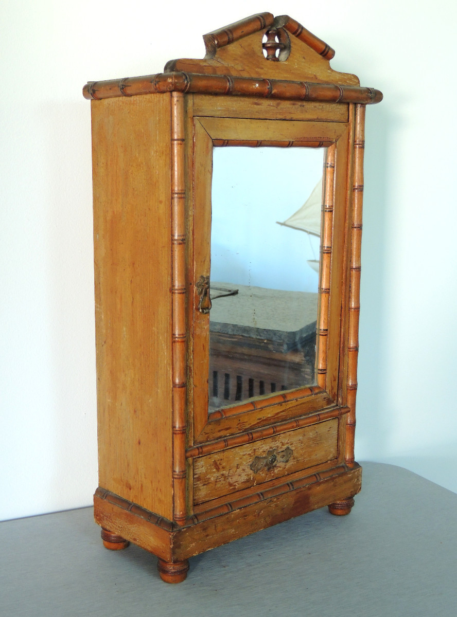 Armoire De Poupée à Décor d' Imitation De Bambou Des Années 1920 De 46cm De Hauteur Du 20 ème-photo-2