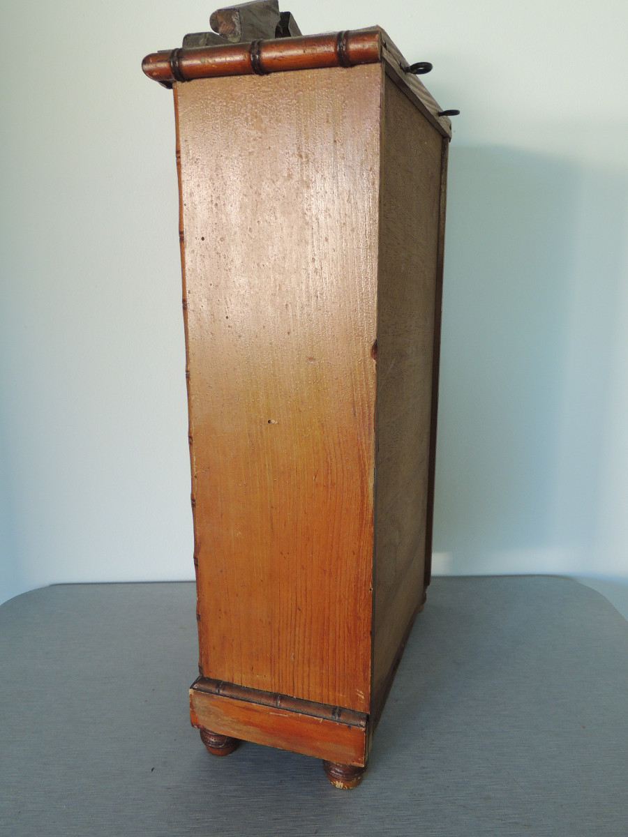 Armoire De Poupée à Décor d' Imitation De Bambou Des Années 1920 De 46cm De Hauteur Du 20 ème-photo-2