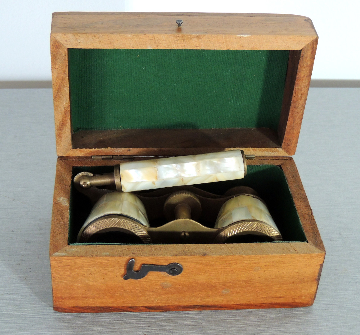 Paire De Jumelles De Thêatre En Laiton & Nacre Dans Son Coffret d'Origine  En Noyerdébut 20 ème-photo-3
