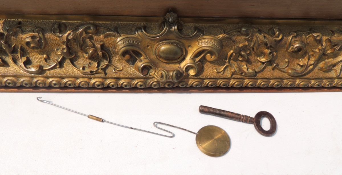 pendule en bronze doré ,  garniture de cheminée  , Henri IV accoudé sur un livre . 19 ème-photo-7