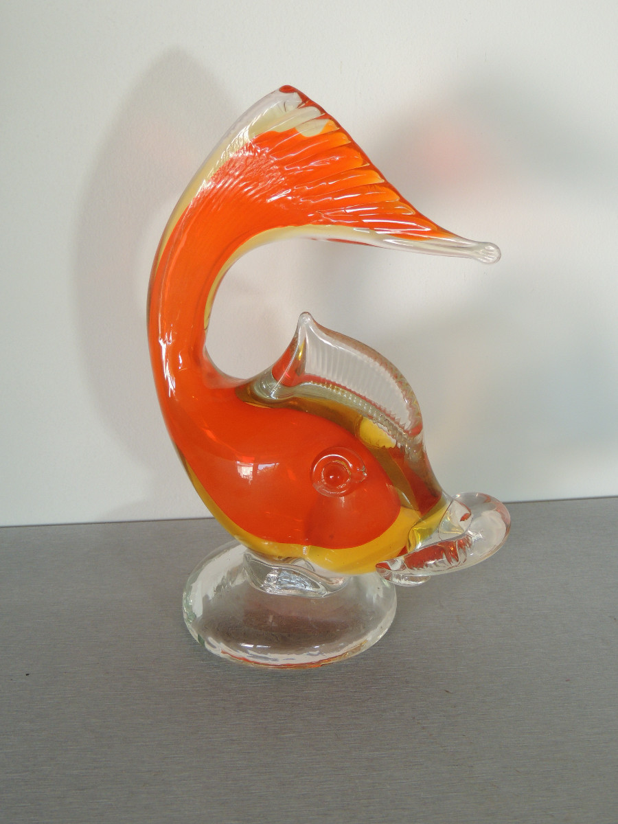 murano , poisson , dauphin stylisé  en verre  aux couleurs vives , des années 60  , 20 ème 