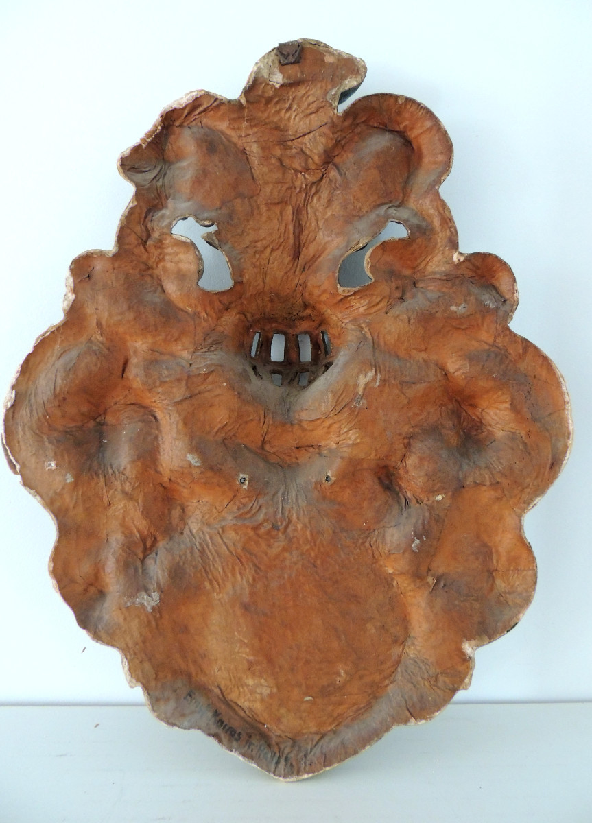 blason aux armoiries , style haute époque ,  papier cartonné sur plâtre stuc ,  19 ème -photo-1