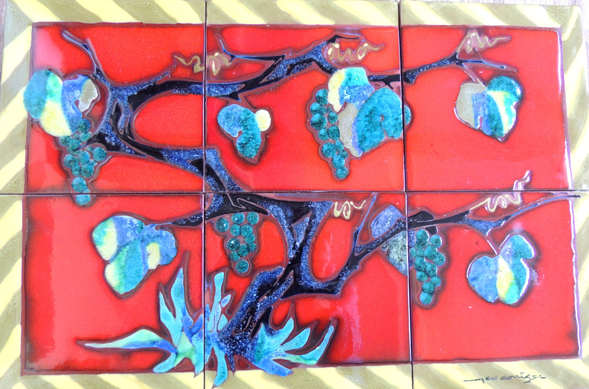 panneau en céramique émaillée de l'artiste Paul Corriger 1923 - 2009 , thème la vigne , 20 ème-photo-2