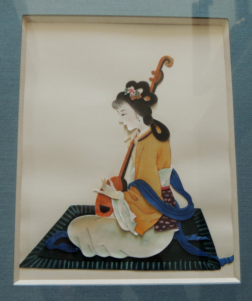 découpage et collage sur papier d'une musicienne jouant d'un intrument à cordes ,Japon , 20 ème-photo-2