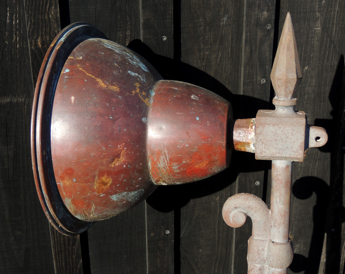 lanterne , lanterne de rue sur potence en fonte avec sa  lampe en cuivre , art nouveau , 20 ème-photo-2