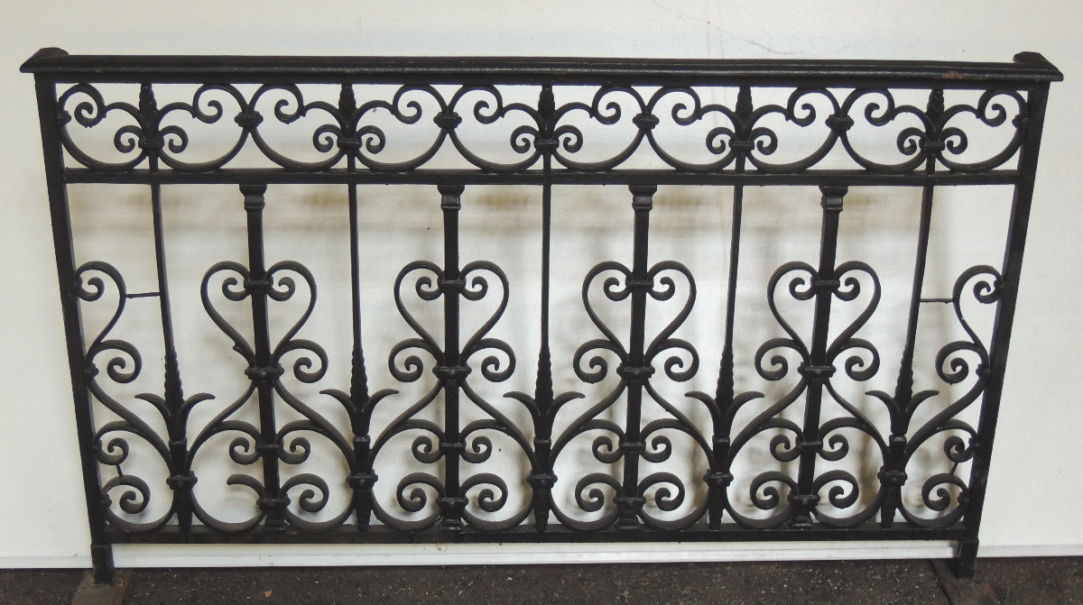 garde-corps , rambarde , appui de fenêtre en ferronnerie , de style Louis XIV du 18 ème siècle