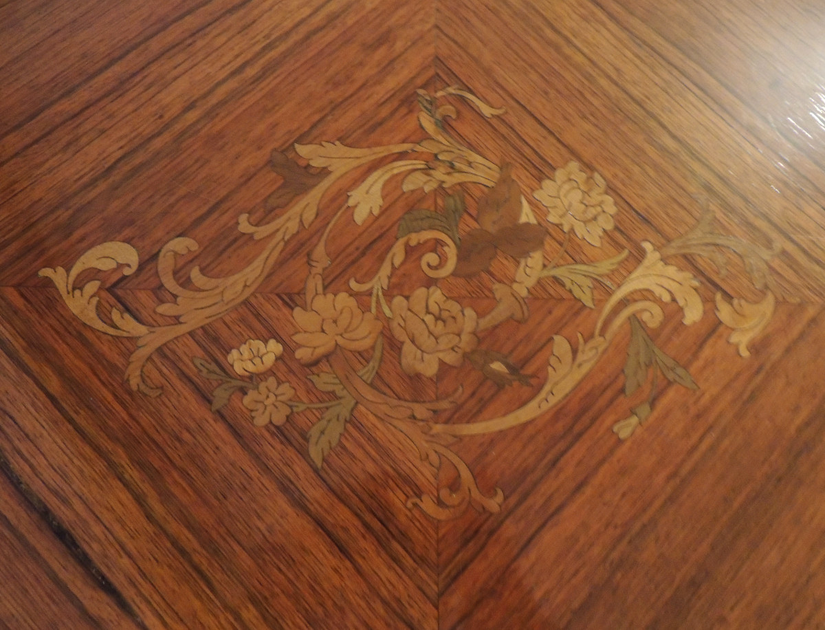 table à jeux Louis XV  plateau en bois de rose , marquéterie en son centre , fin 19 ème -photo-2