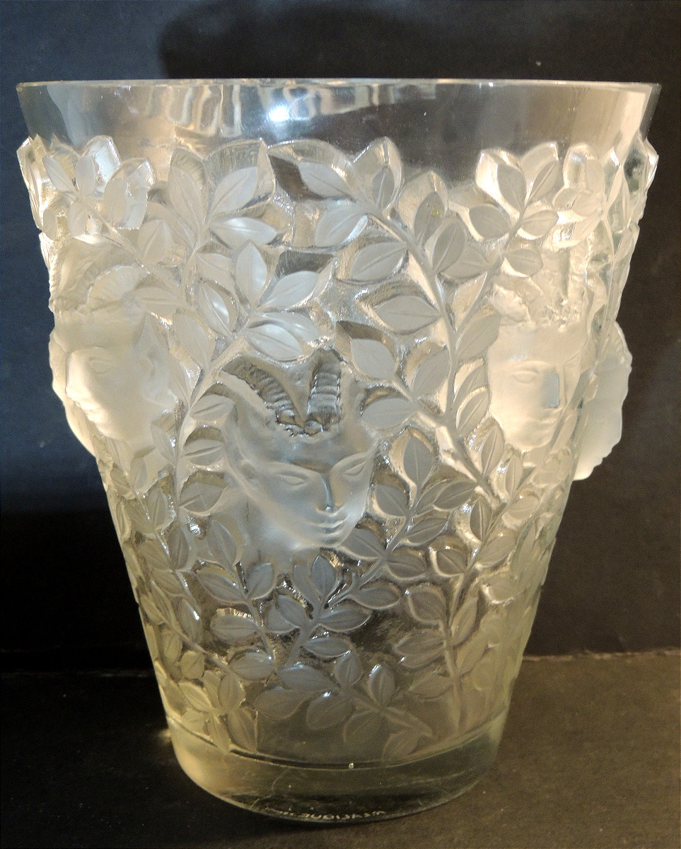 René Lalique, "silenes" Vase In The Shape Of A Cone, Decorated With Eight Faun Heads, 1938, 20th Century