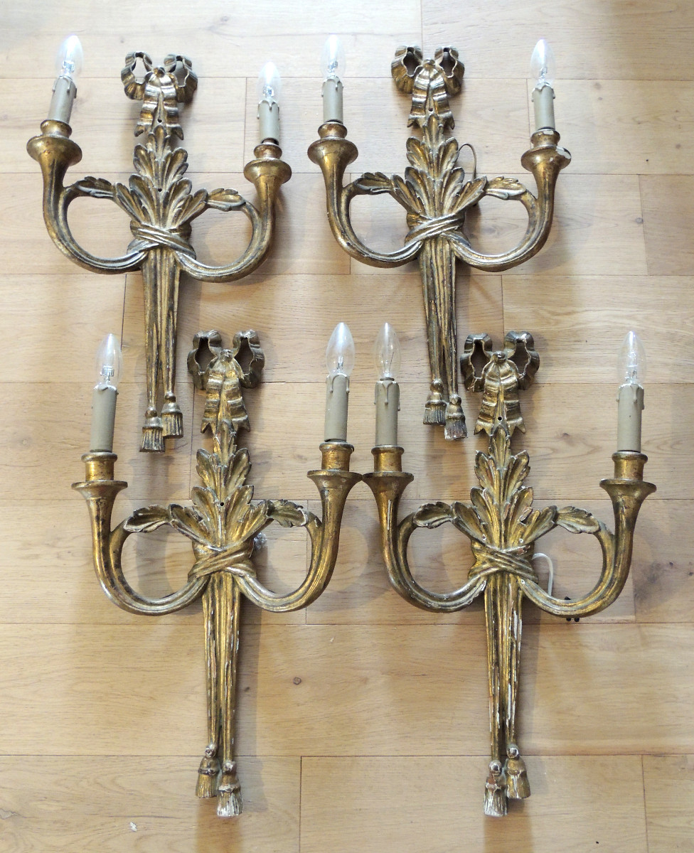 4 appliques en bois doré  2 bras de lumiére Louis XVI décor de passementerie et cors de chasse -photo-3