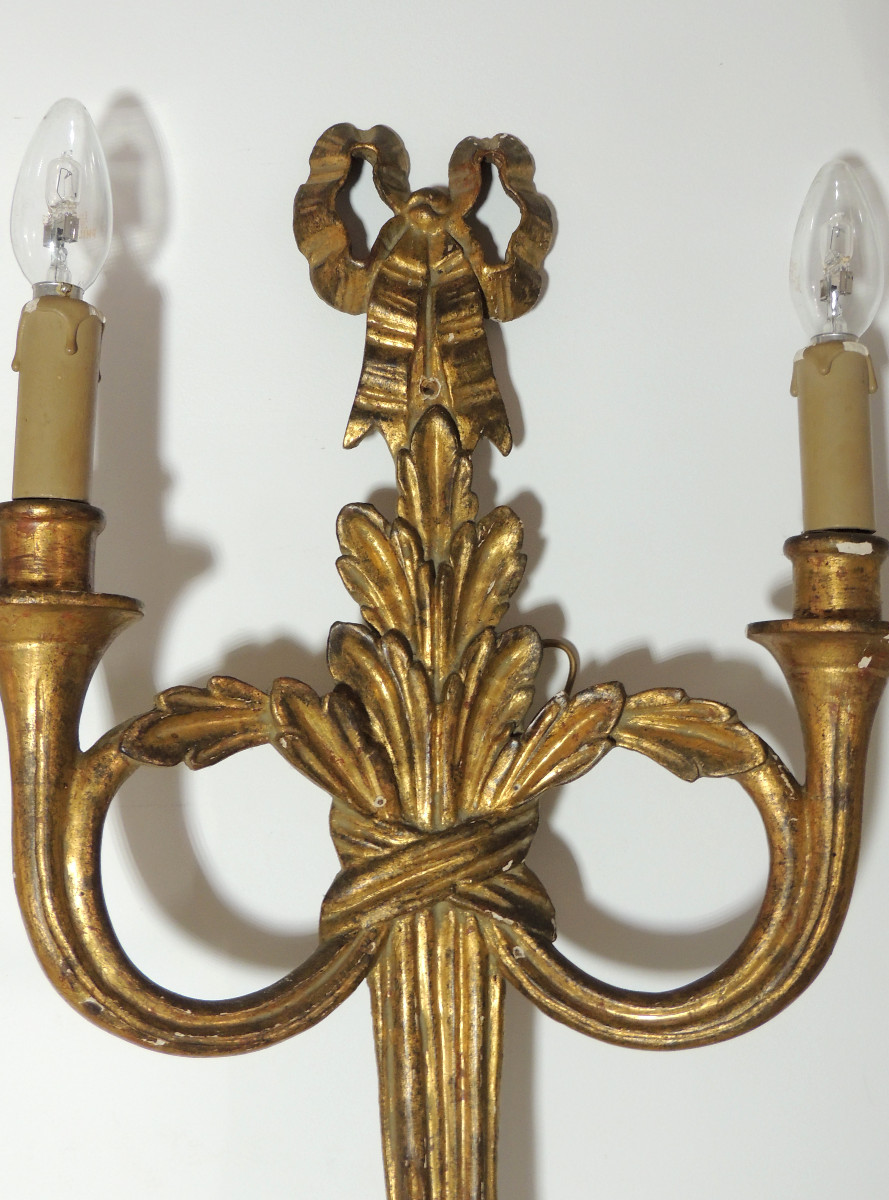 4 appliques en bois doré  2 bras de lumiére Louis XVI décor de passementerie et cors de chasse -photo-3