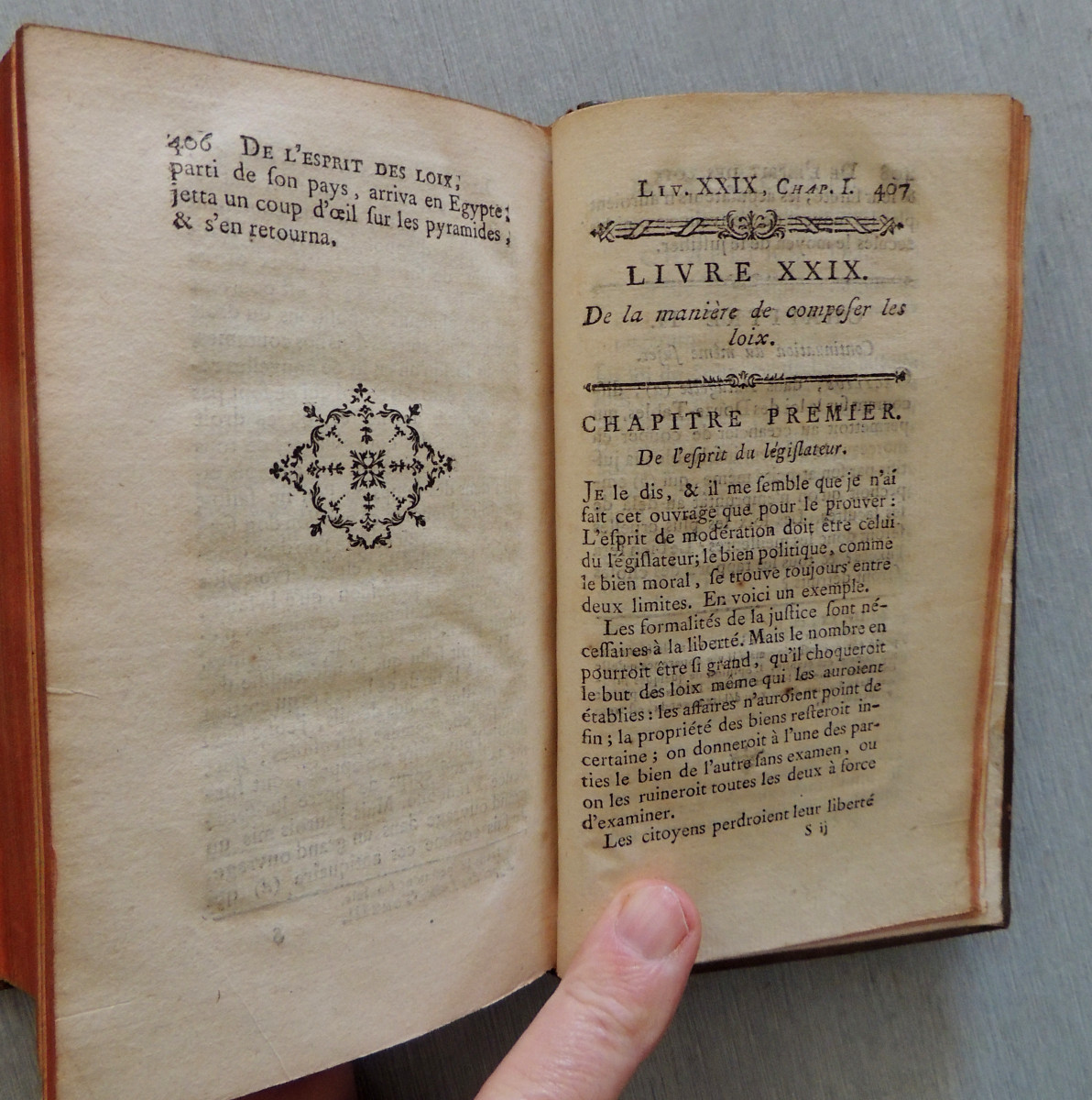 livre ancien ,oeuvres de Montesquieu de l'esprit des loix , tome 3 , à Londres chez Nourse 1769-photo-3
