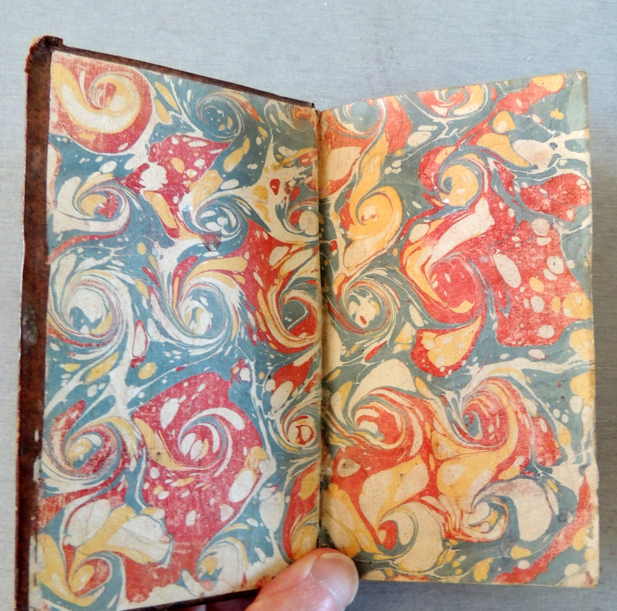 livre ancien , poémes dramatiques de T. Corneille , nouvelle édition , tome 2  à Paris en 1722-photo-8