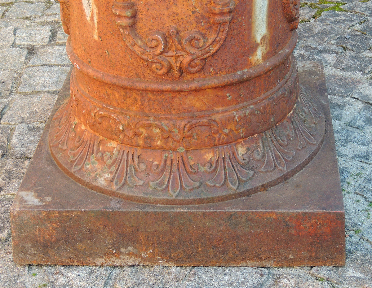 Cast Iron Sheath Decorated Around Its Shaft With 4 Mascaron Heads Typical Of The Médoc Region, 19th Century-photo-4