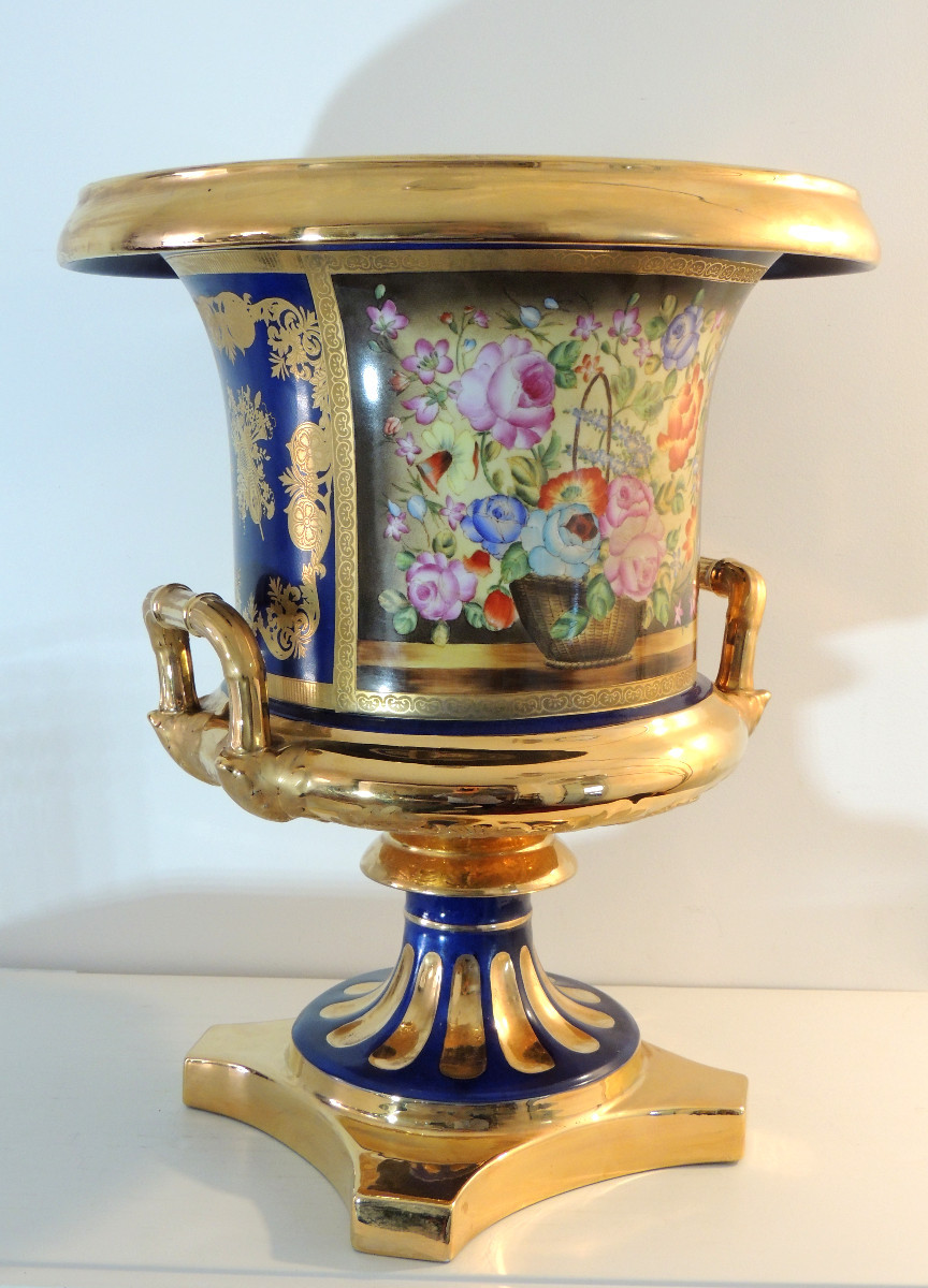 Large Medici Porcelain Vase, 50 Cm High, Decorated In 4 Panels Highlighted With Gold, 19th Century 