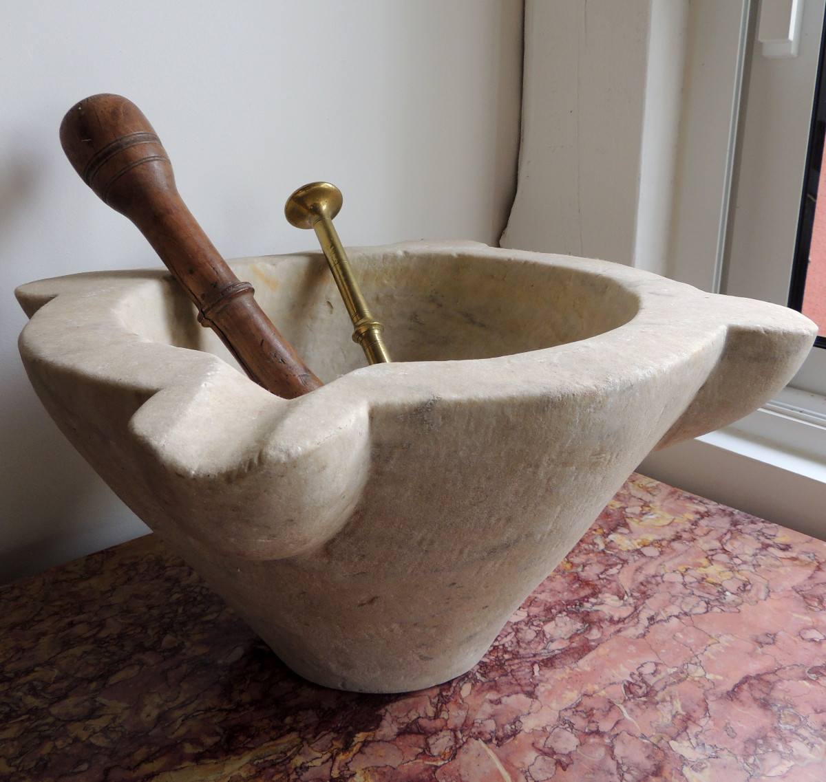 Marble Apothecary Mortar With Ears, Walnut Pestle And Bronze Pestle, 18th Century-photo-2