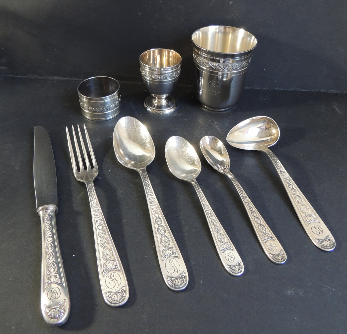 Christofle , couverts de baptême , ménagère d'enfant , 9 pièces en métal argenté , 20 ème 