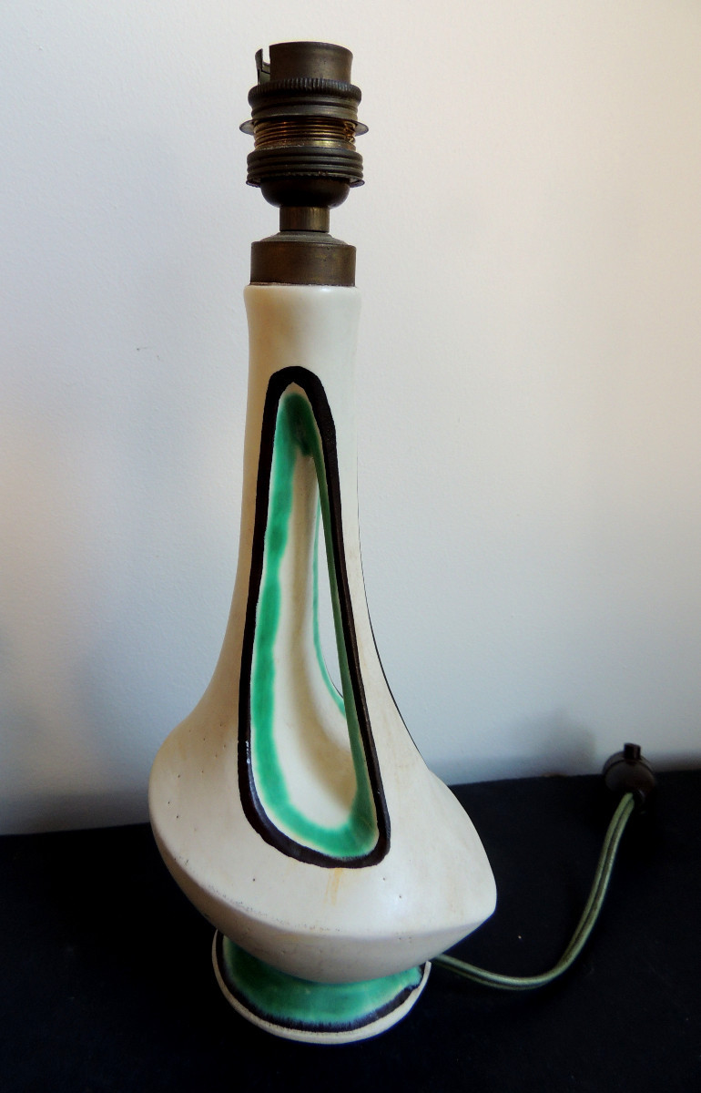lampe de chevet , pied en céramique blanche aux traits vert et noir,abat jour d'origine ,20 ème-photo-1