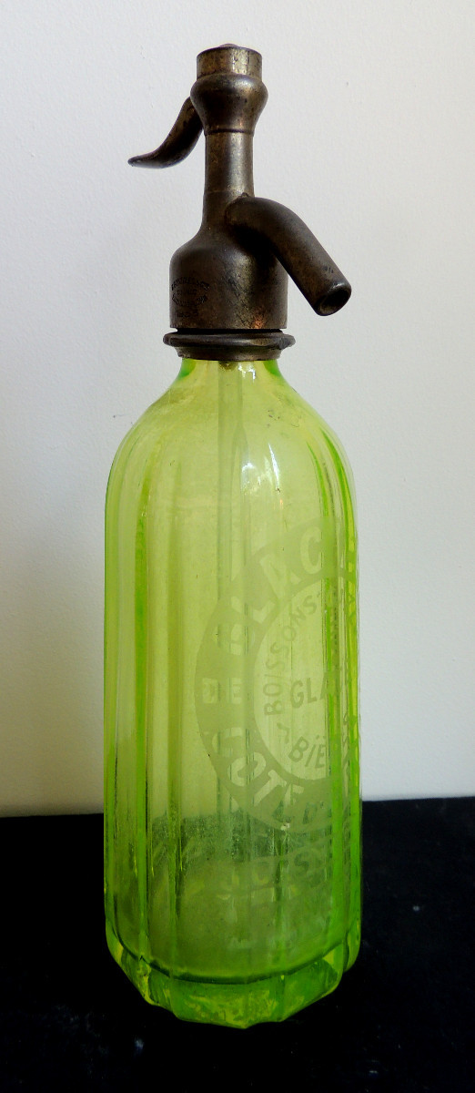 siphon en ouraline pour eau de seltz , glaciére J. Castagnéde à Mimizan cote d'argent , 20 ème 