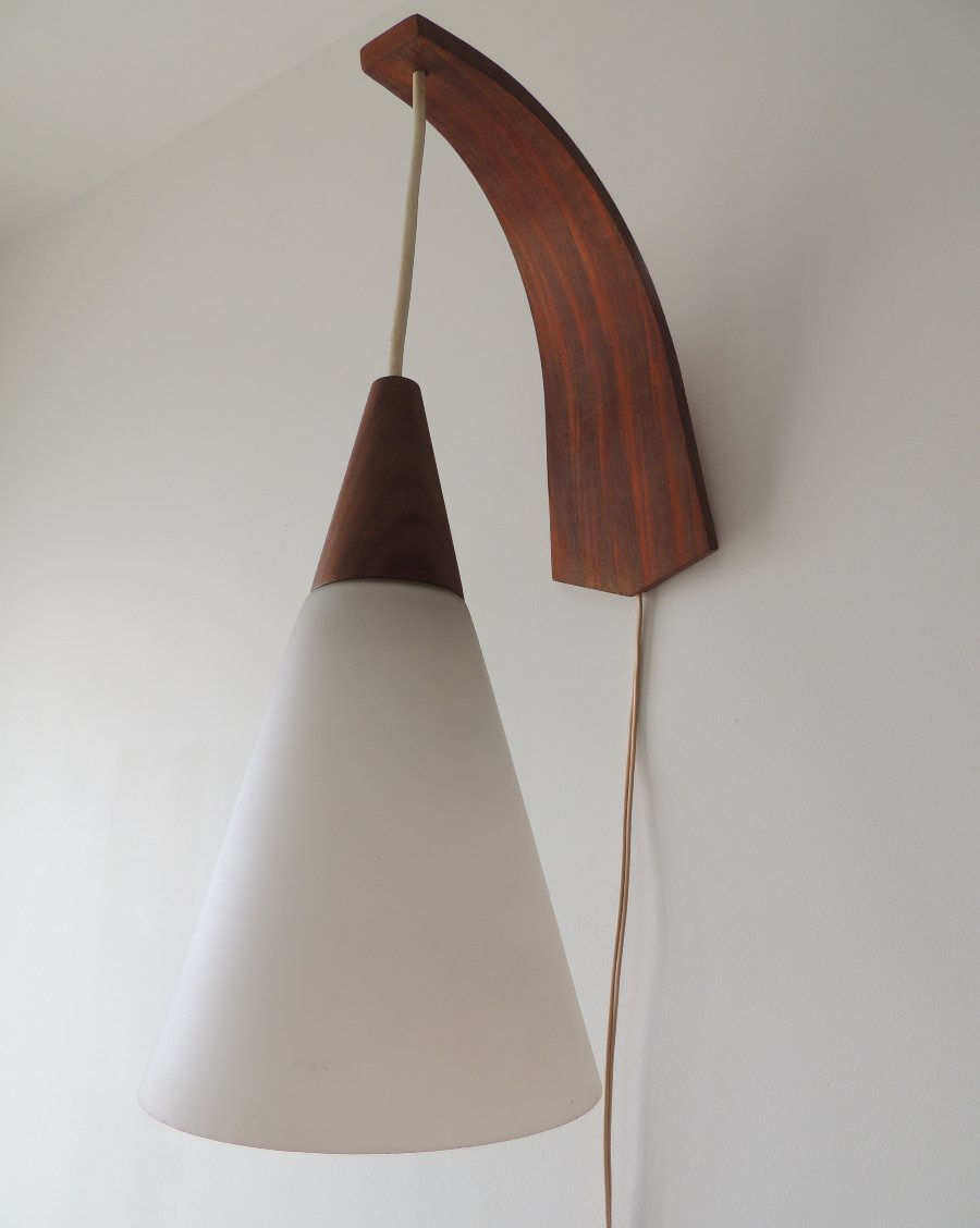 applique de Louis Kalff pour Philips des années 60 ,opaline blanche sur monture en  teck 20 ème-photo-2