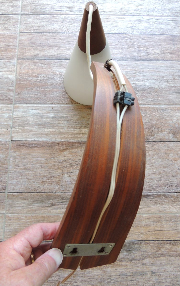 applique de Louis Kalff pour Philips des années 60 ,opaline blanche sur monture en  teck 20 ème-photo-3