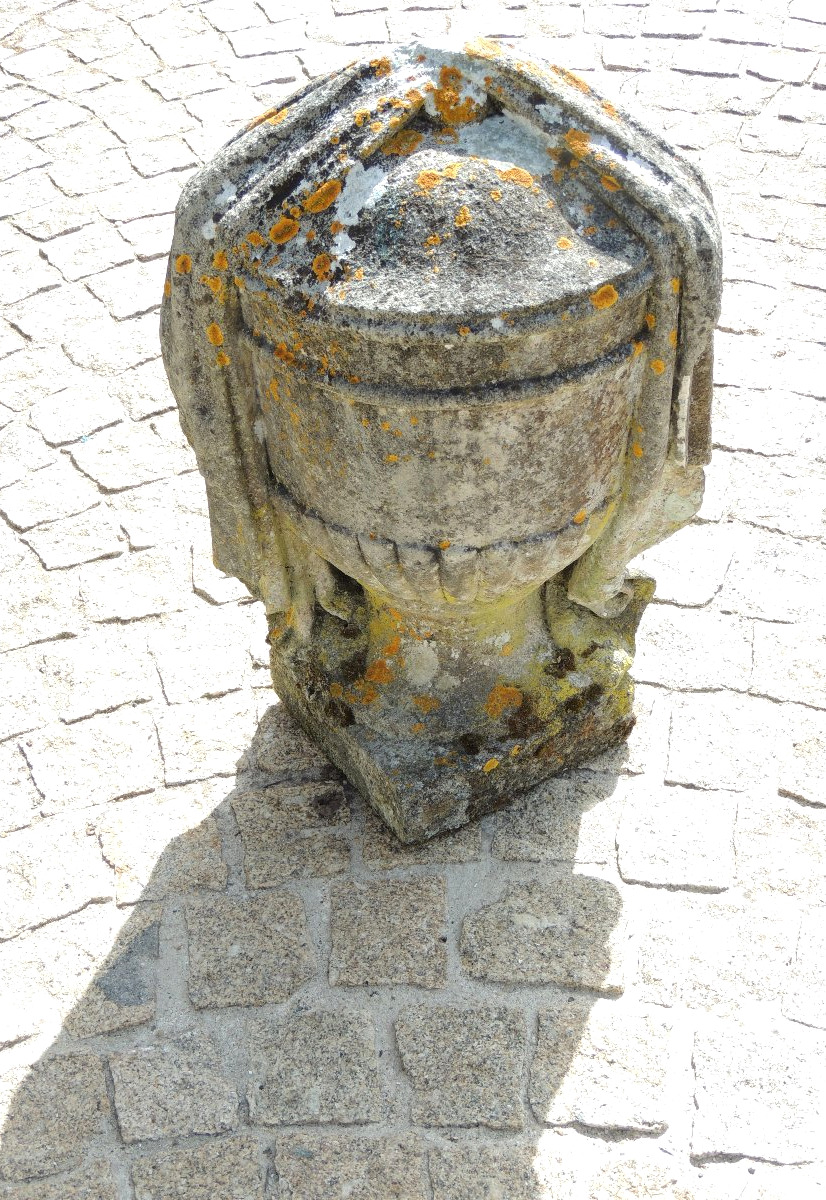Ancient Covered And Draped Stone Urn , Medoc Region , Weight 90 Kg , 19th Century-photo-3