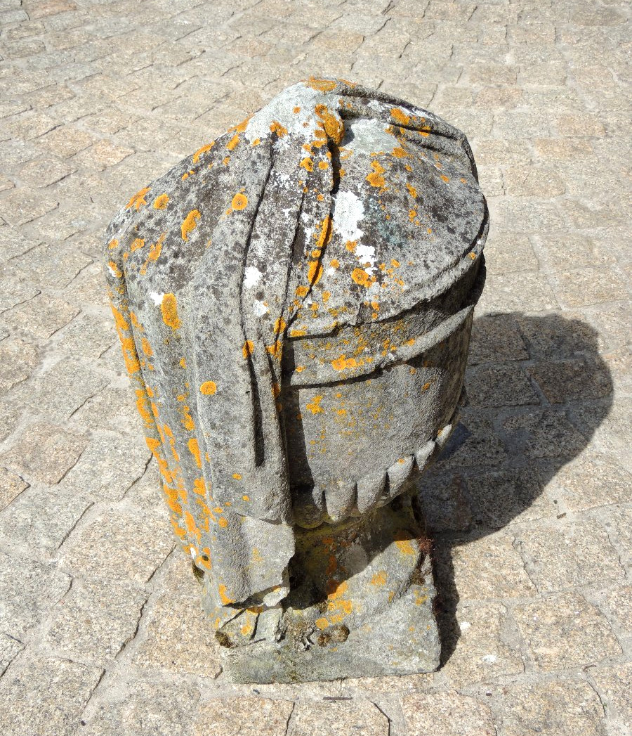 Ancient Covered And Draped Stone Urn , Medoc Region , Weight 90 Kg , 19th Century-photo-3