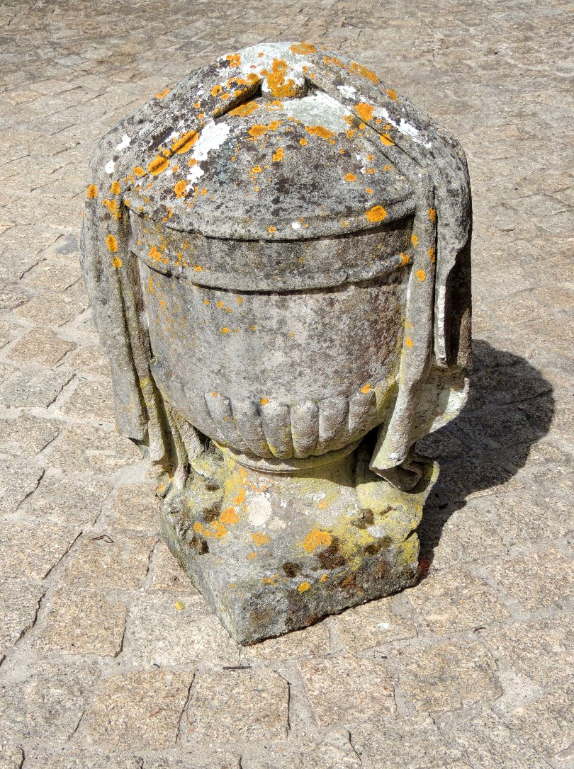 Ancient Covered And Draped Stone Urn , Medoc Region , Weight 90 Kg , 19th Century