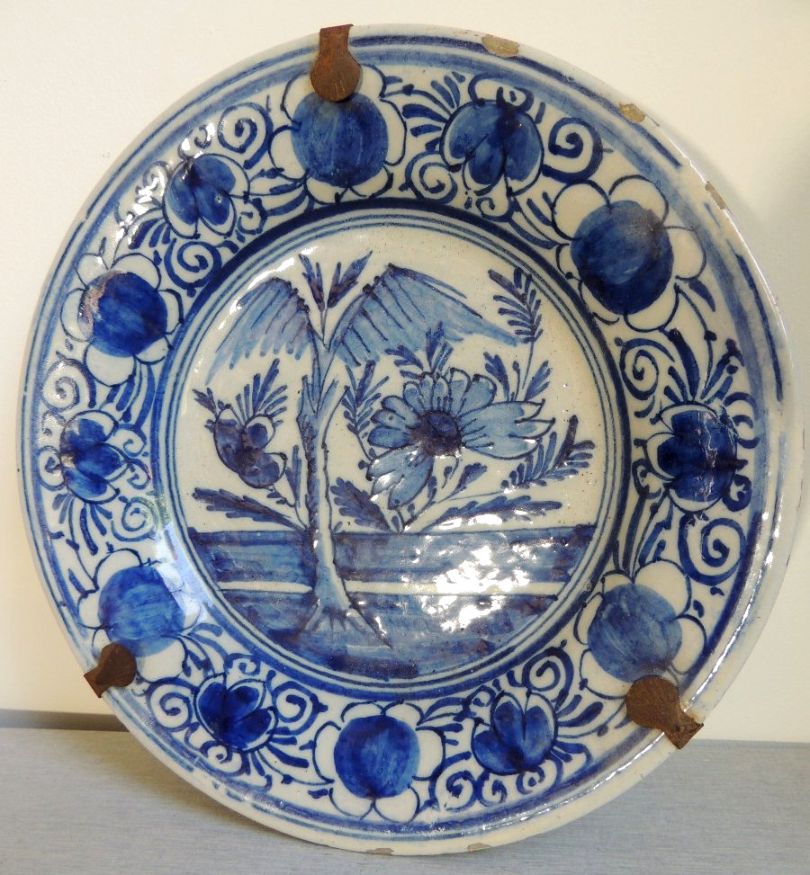 assiette en faïence de Delft , décor floral en camaïeu bleu , Hollande , 18 ème  -photo-4