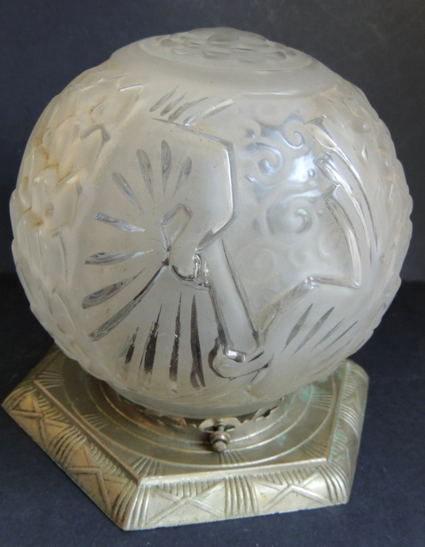 lampe à poser , veilleuse en verre pressé moulé des frères Muller , décor d'oiseaux , 20 ème -photo-2
