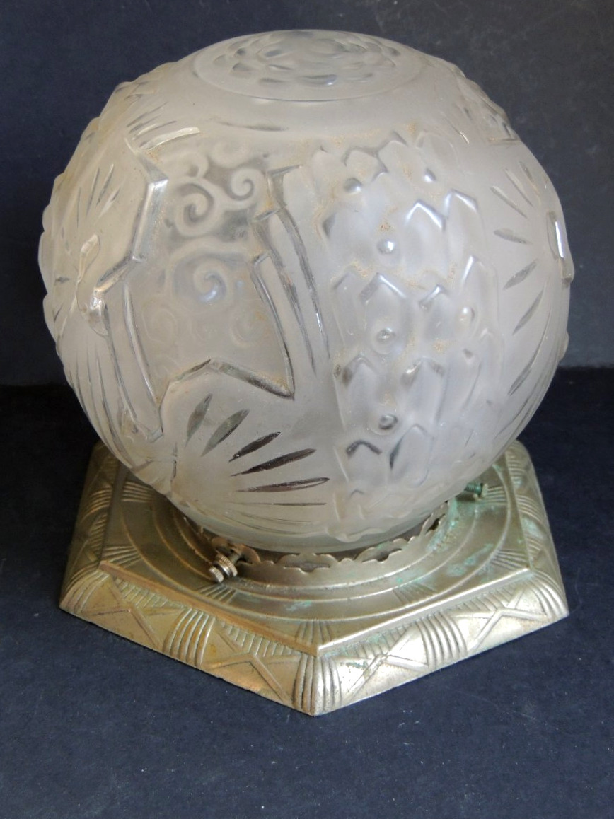 lampe à poser , veilleuse en verre pressé moulé des frères Muller , décor d'oiseaux , 20 ème 