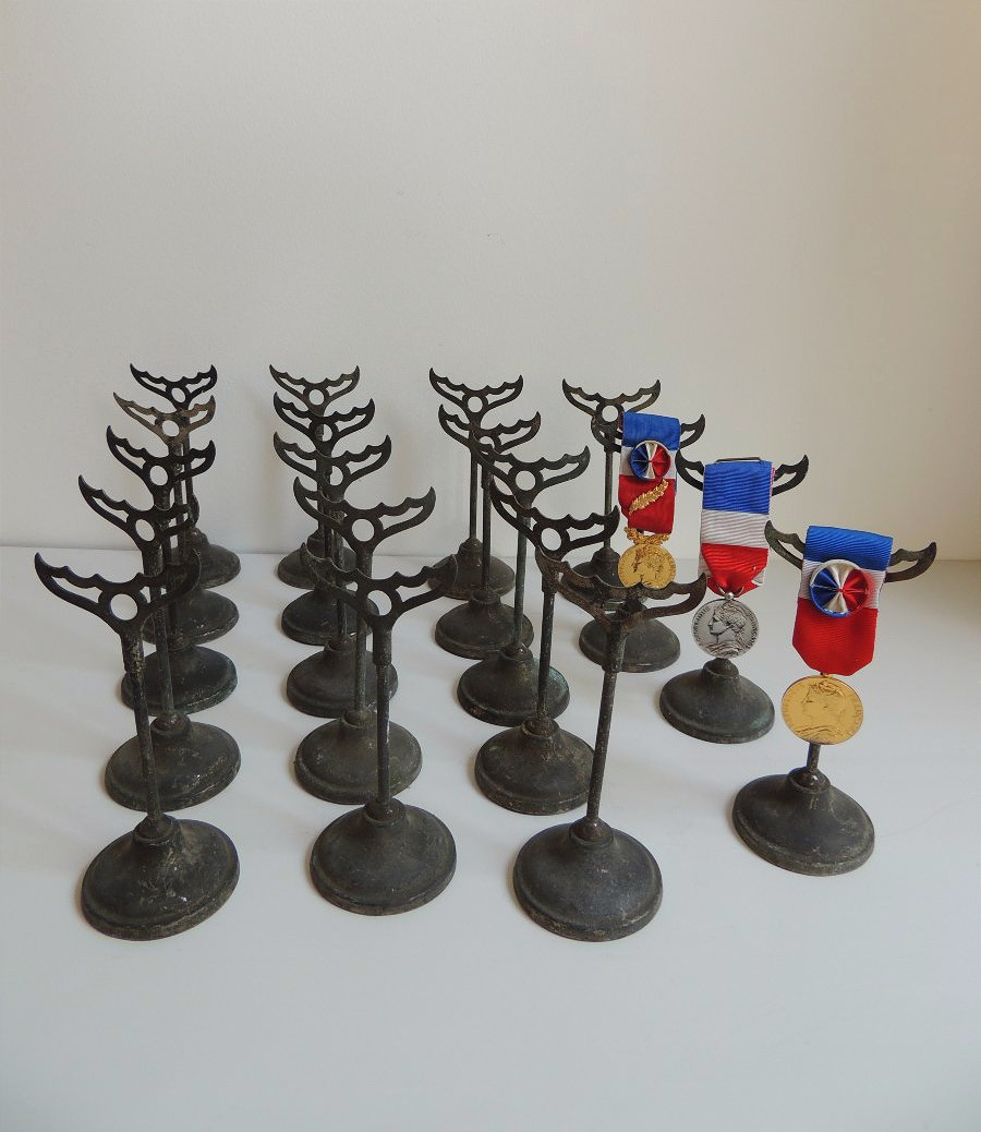 présentoirs , supports  , 19 portes médailles , militaria époque Napoléon III , 19 ème-photo-2