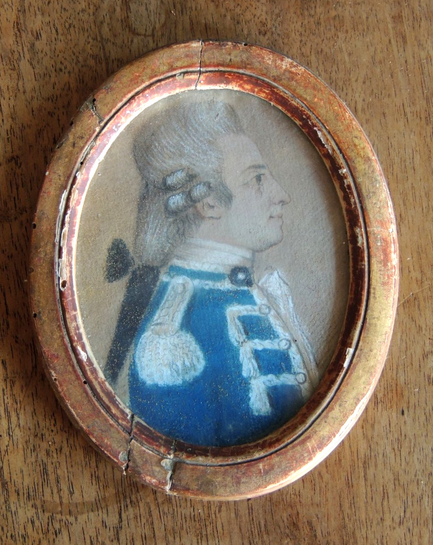 médaillon  miniature d'un homme élègant , crayon avec réhausse de couleurs , Louis XVI , 18 ème-photo-2