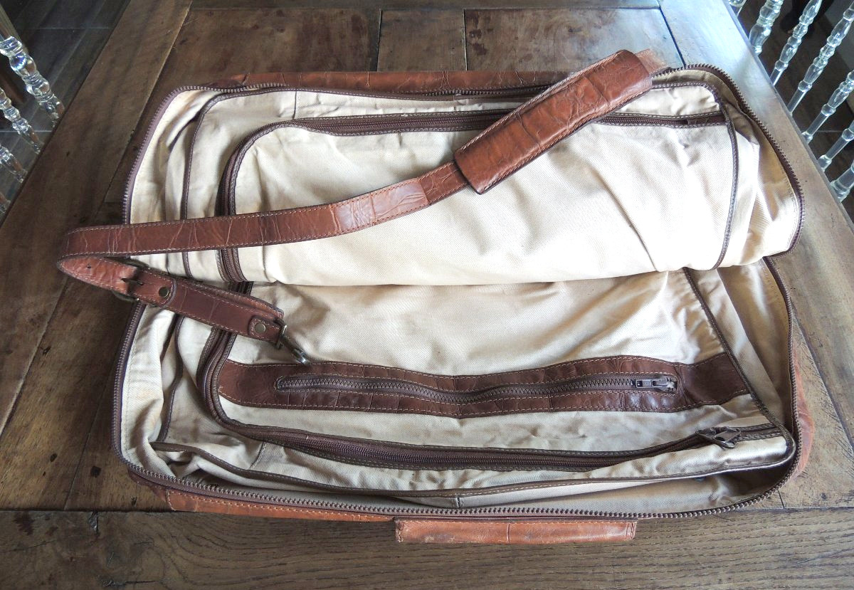 Leather Travel Bag For Suits, Beautifully Organized Interior, 20th Century-photo-1