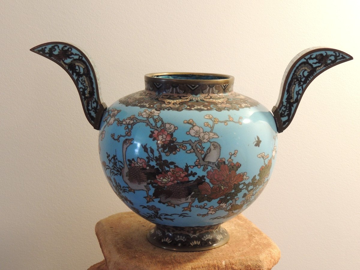 Vase En Bronze à émaux Cloisonnés , Japon Meiji XIX ème Siècle , Décor d'Oiseaux Sur Fond Bleu-photo-2