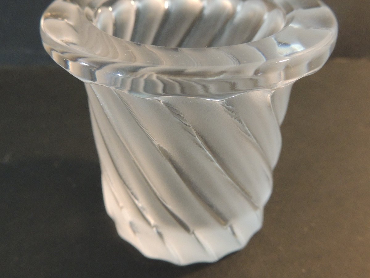 Lalique France  Vase , Petit Pot -photo-1