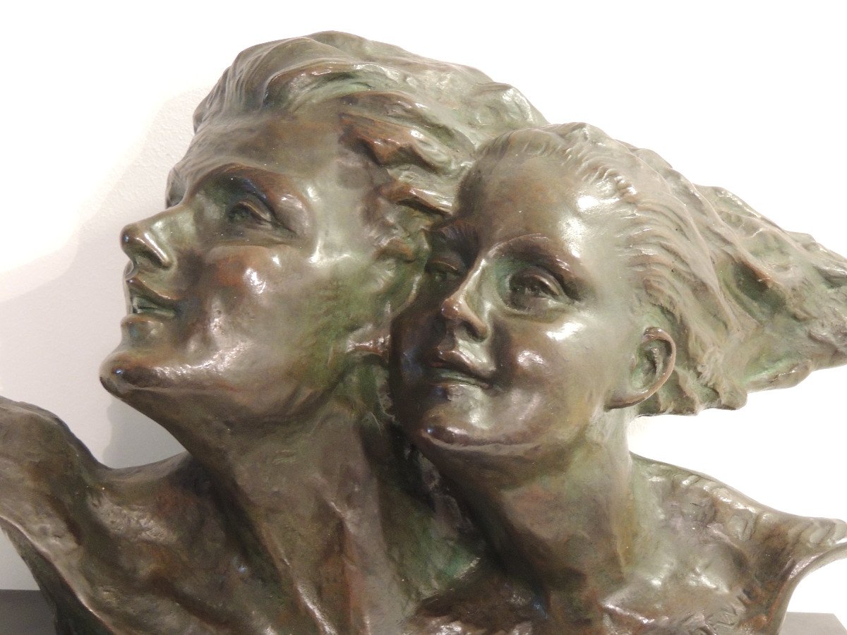 Sculpture En Bronze,couple Les Cheveux Au Vent ,de René André Varnier Vers 1930-photo-1