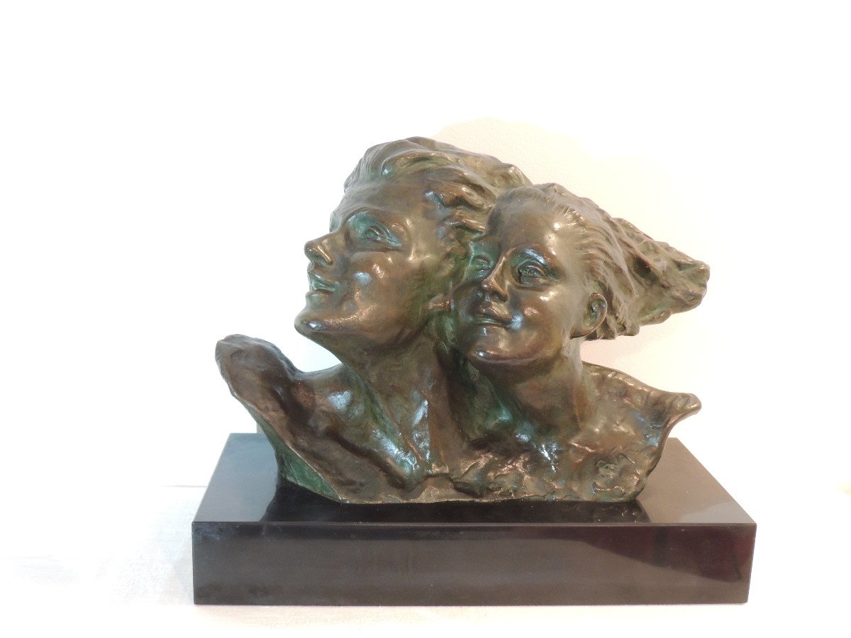 Sculpture En Bronze,couple Les Cheveux Au Vent ,de René André Varnier Vers 1930