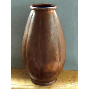 Copperware, Hammered Copper Vase Signed Under The Neck Carnière, Art Deco, 20th Century 