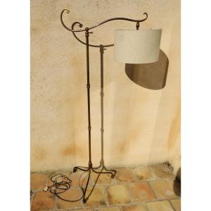 lampadaire  liseuse en bronze doré , réglable en hauteur bonne stabilité à trois pieds , 20 ème