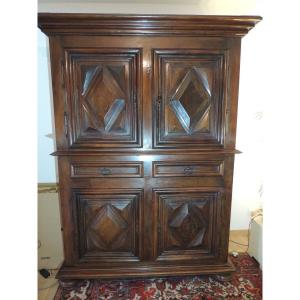 Buffet Deux Corps 4 Doors 2 Drawers Louis XIII Points Of Diament In Walnut, 17th