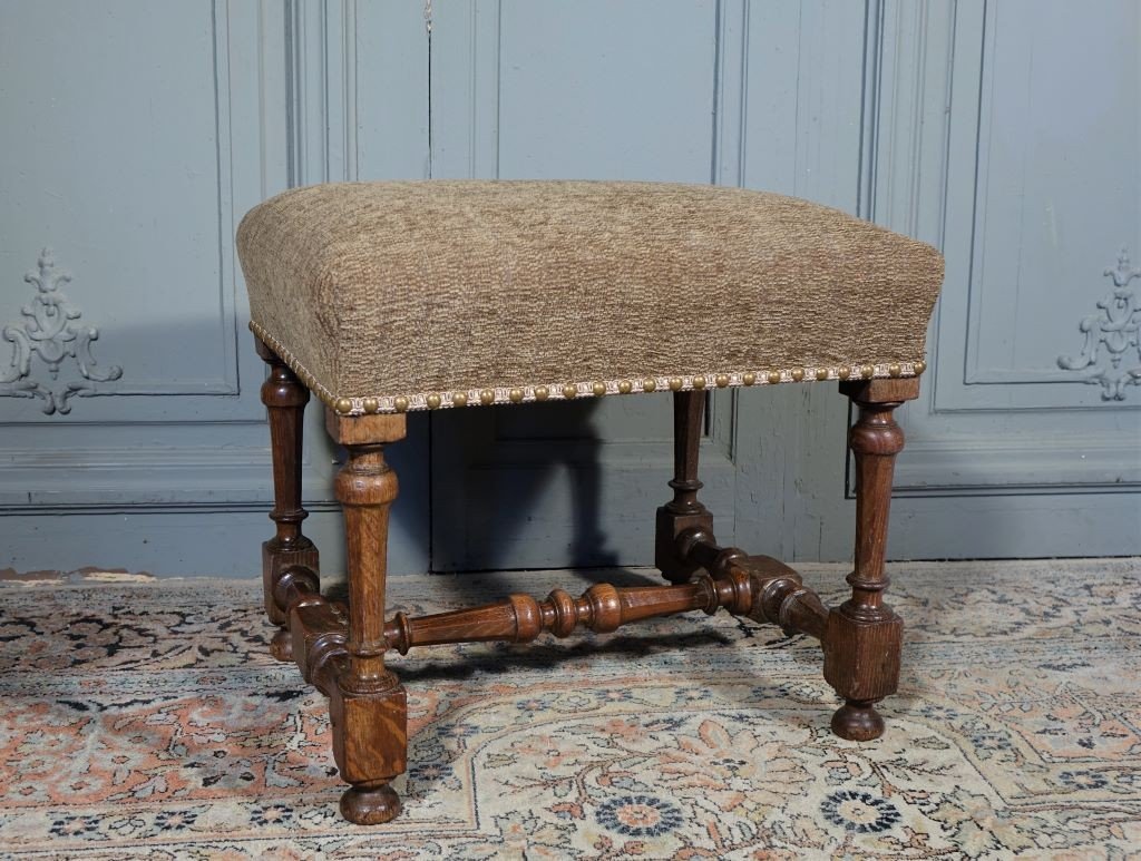 Tabouret d'époque Louis XIV en chêne. Fin XVIIème