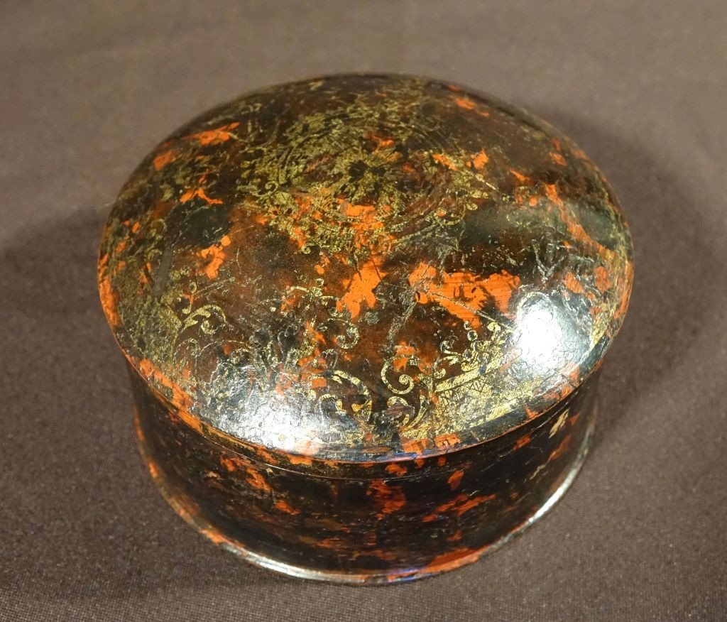 Lacquered And Gilded Round Box. Early 18th Century-photo-4