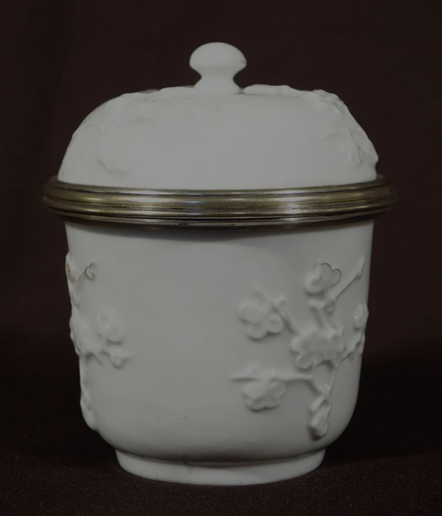 Porcelain Pot From Saint-cloud-photo-2