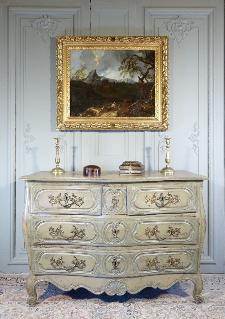 Commode Tombeau d'époque Louis XV en bois peint. Epoque XVIIIème