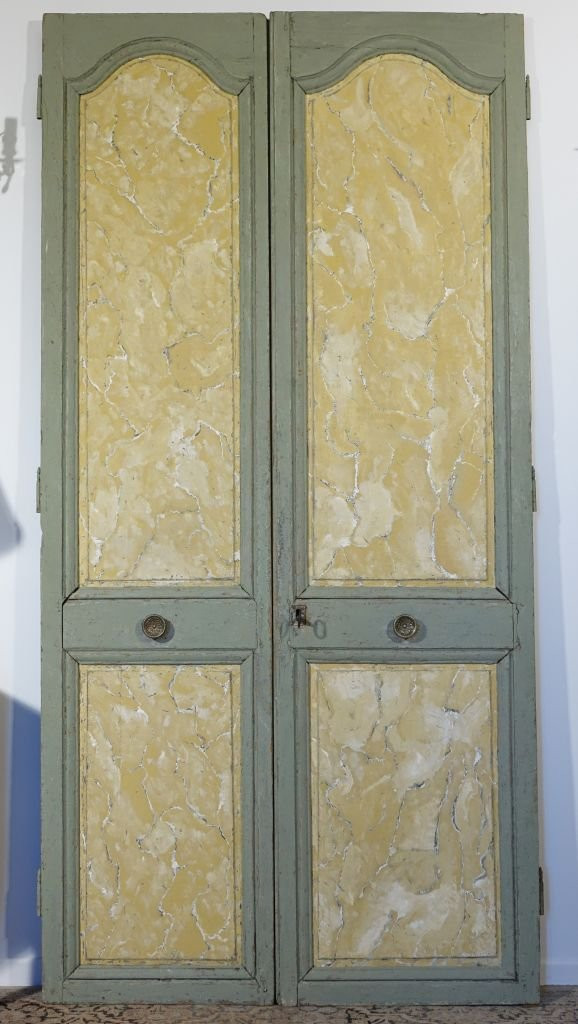 Paire de portes peintes faux marbre d'époque XVIIIème-photo-2