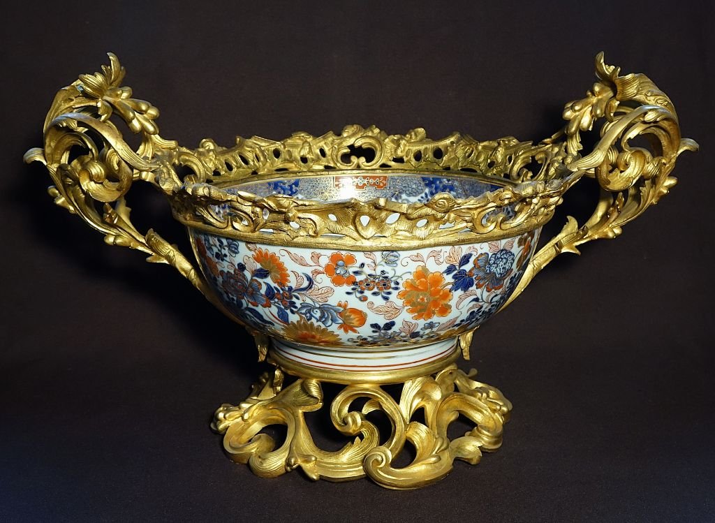 Large Imari Porcelain Bowl With Gilded Bronze Mounts-photo-2