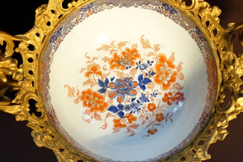 Large Imari Porcelain Bowl With Gilded Bronze Mounts-photo-3